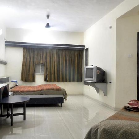 Hotel Sharan Shirdi Esterno foto