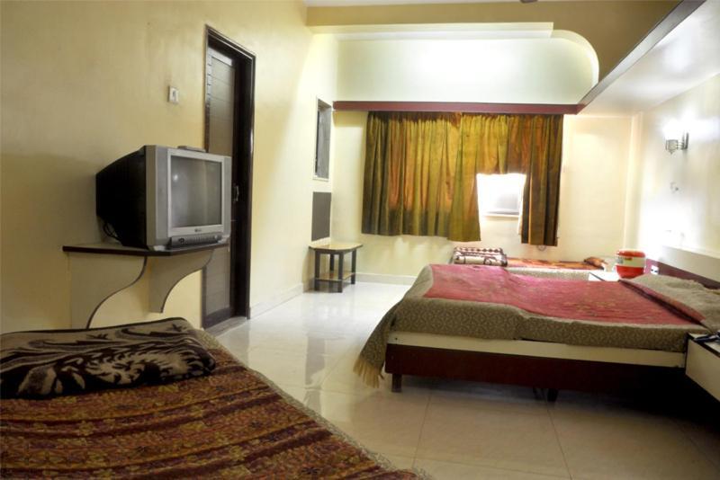 Sharan Hotel Shirdi Esterno foto
