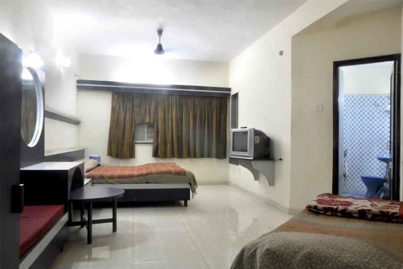 Hotel Sharan Shirdi Esterno foto